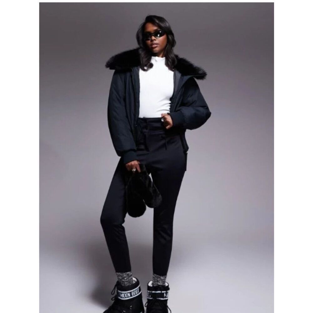 NWT ASOS 4505 Ski Soft Shell Water Repellent Skinny Ski Pants Black in Size 0